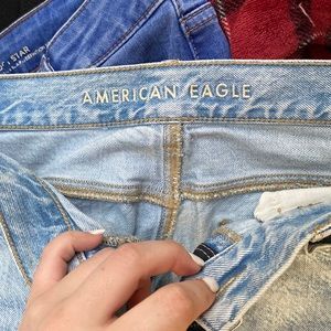 Light Washed American Eagle Mom Jeans Size 10
